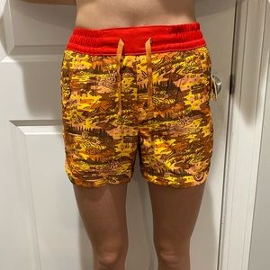 Magellan womens fish gear Shiner woodland camo shorts, NWT, XS